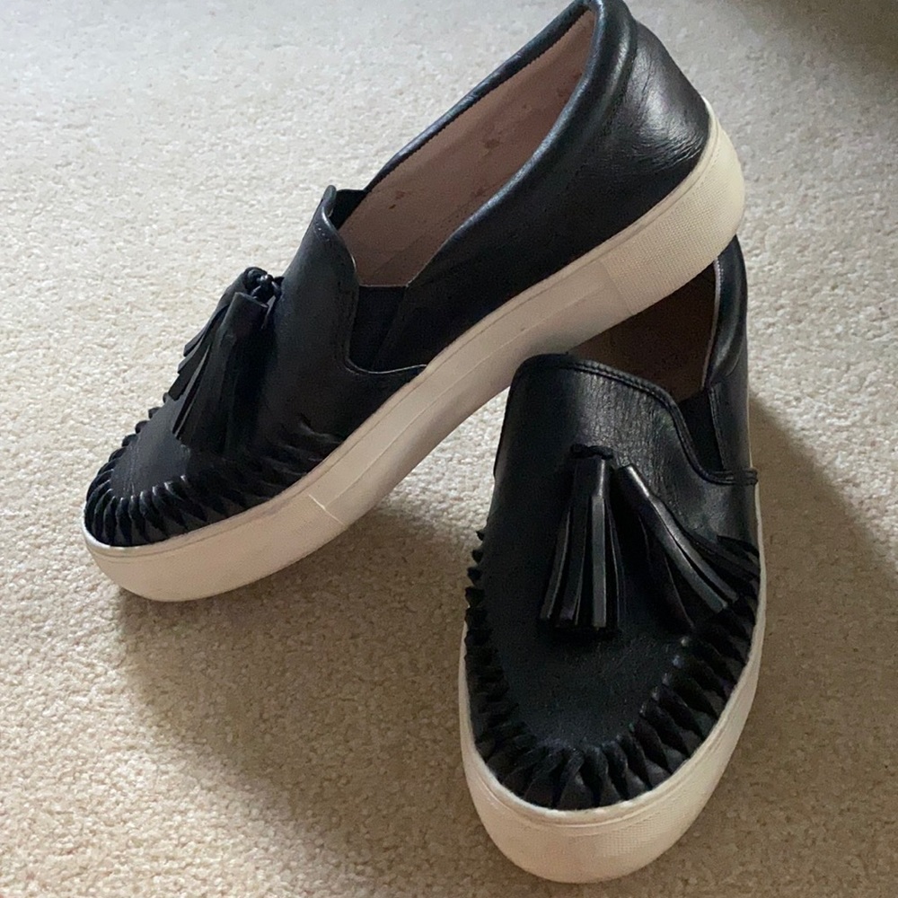 Vince Camuto black leather sneaker